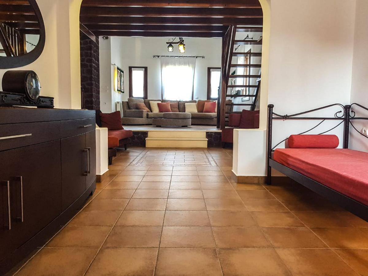 Sunshine House For 9, Cozy Set Up,Verandas, Sea View. Karterados  Exterior photo